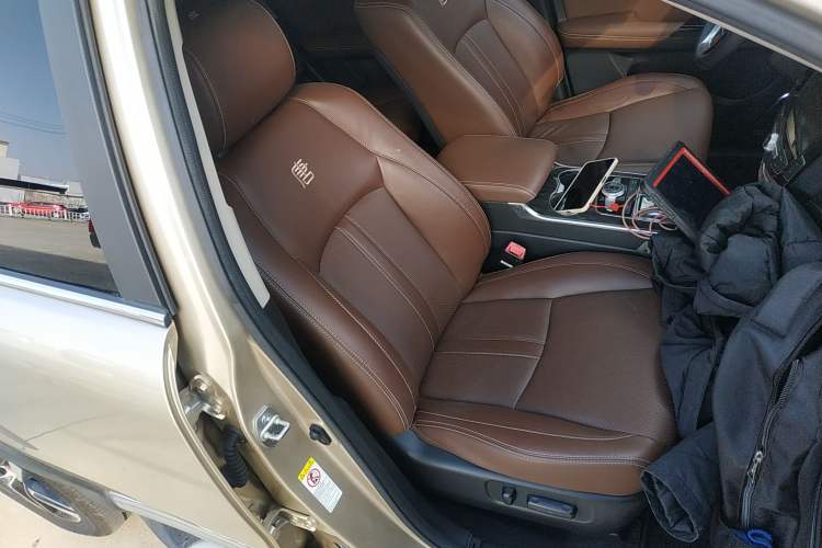 Used BYD Tang New Energy 2015 2.0T Four-Wheel-Drive Flagship Model Right Front Seat