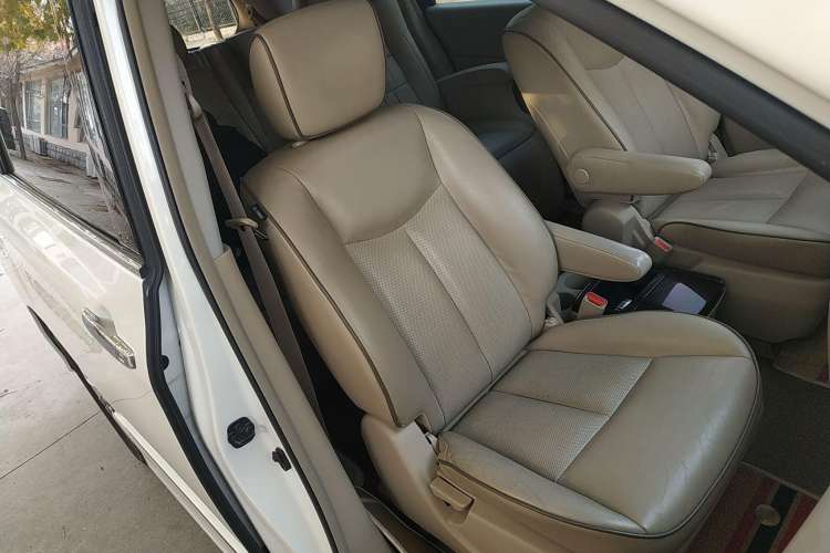 Used Nissan Quest 2015 3.5L SL
