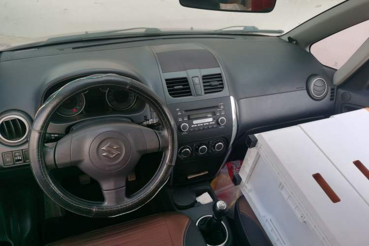 Used Suzuki SX4 2013 1.6L Manual CoolRide Model
