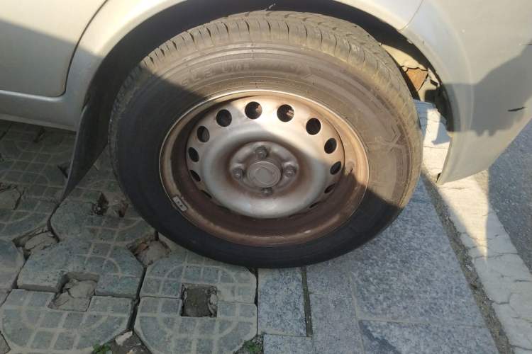 Used Dongfeng Xiaokang K07S 2018 1.2L Practical Model DK12 Right Front Wheel Hub