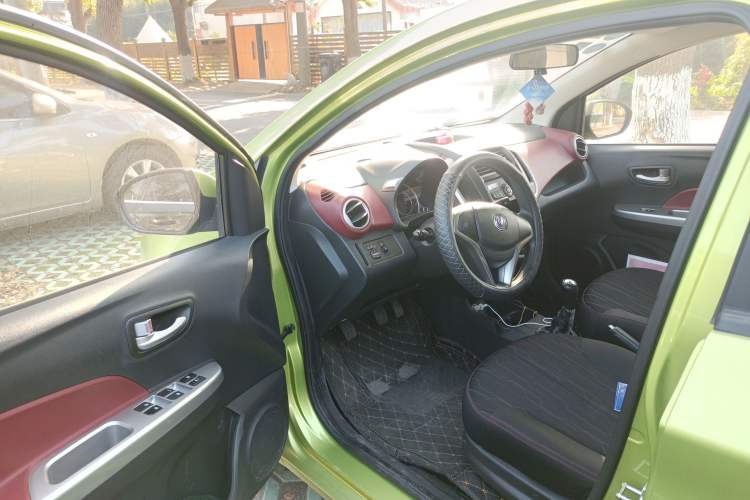 Used CHANGAN Benni 2015 1.4L Manual Luxury Model China IV Standard
