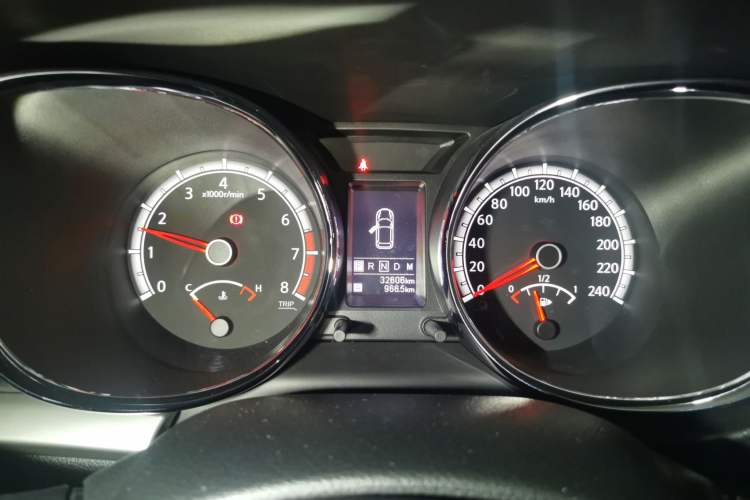 Used Venucia T70 2015 2.0L CVT Smart Choice Edition
