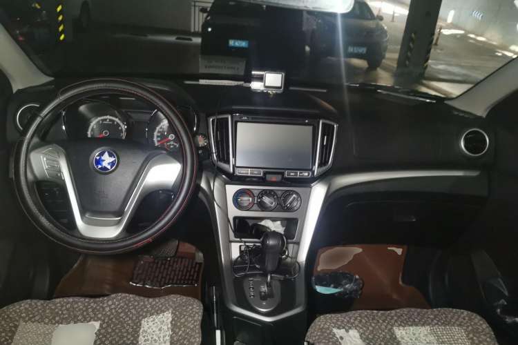 Used Venucia T70 2015 2.0L CVT Smart Choice Edition
