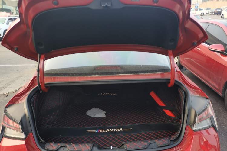 Used Hyundai Elantra 2021 1.5L CVT LUX Prestige Edition