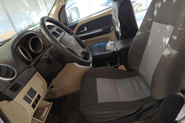 Used Chana Ruixing M70 2017 1.5L Comfort Edition 6-Seater Liftback Door DAM15DL