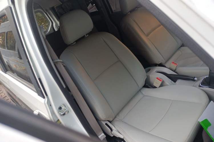 Used Jinbei New Hiace S 2021 1.6L Business Central Air-Conditioned Coach China VI Standard SWD16M
