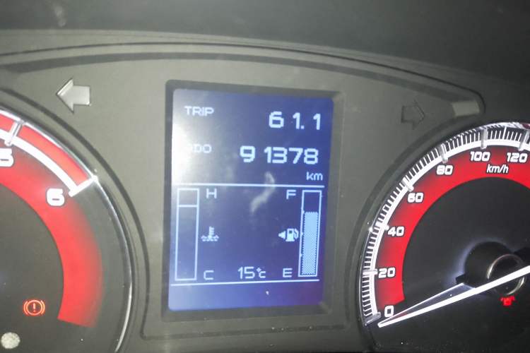 Used Isuzu mu-X 2015 2.5T Two-Wheel Drive Manual Comfort Plus 7-Seater
