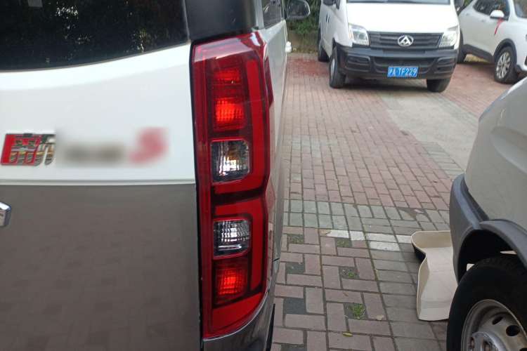 Used Jinbei New Hiace S 2021 1.6L Business Central Air-Conditioned Coach China VI Standard SWD16M
