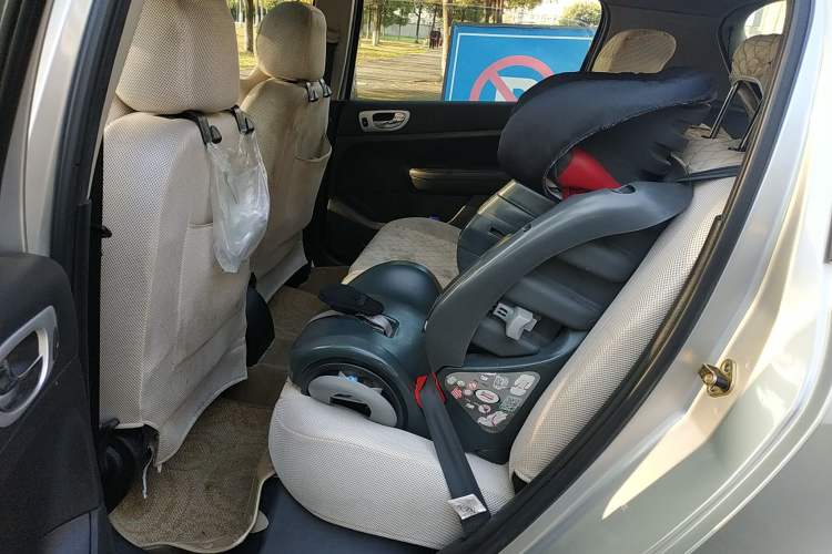 Used Peugeot 307 2013 Hatchback 1.6L Manual Comfort Edition
