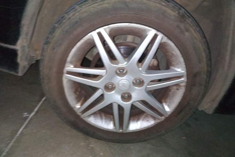 Used Soueast V3 Lingyue 2009 1.5L Manual Style Edition Right Front Wheel Hub