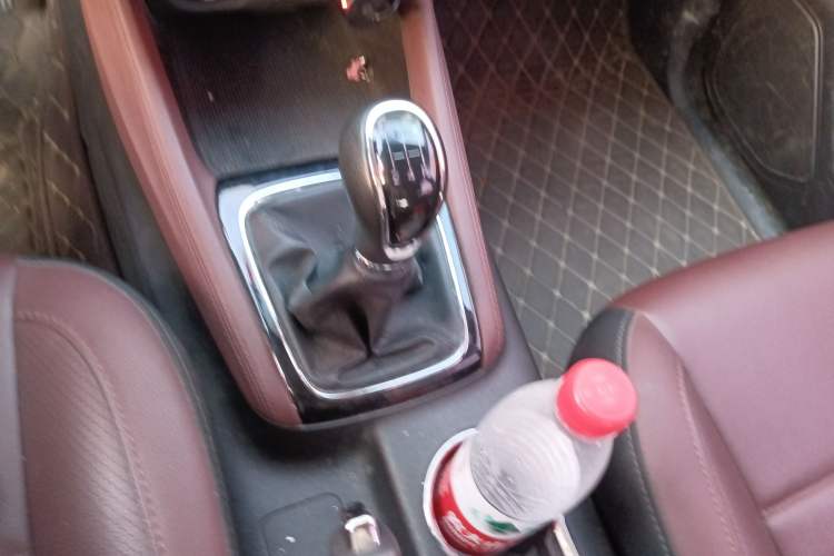 Used Changan Lingxuan 2017 1.6L Manual Elite Model
