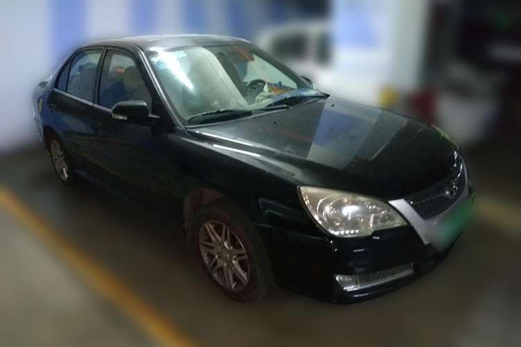 Used Soueast V3 Lingyue 2009 1.5L Manual Style Edition Front Right 45 Deg