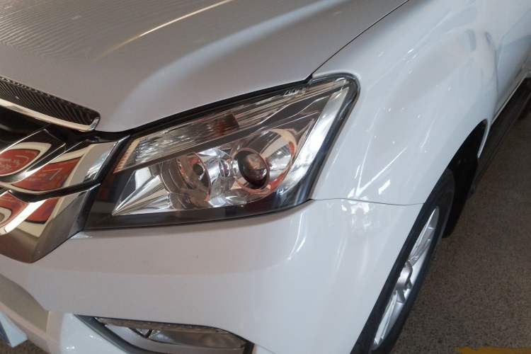 Used Isuzu mu-X 2015 2.5T Two-Wheel Drive Manual Comfort Plus 7-Seater
