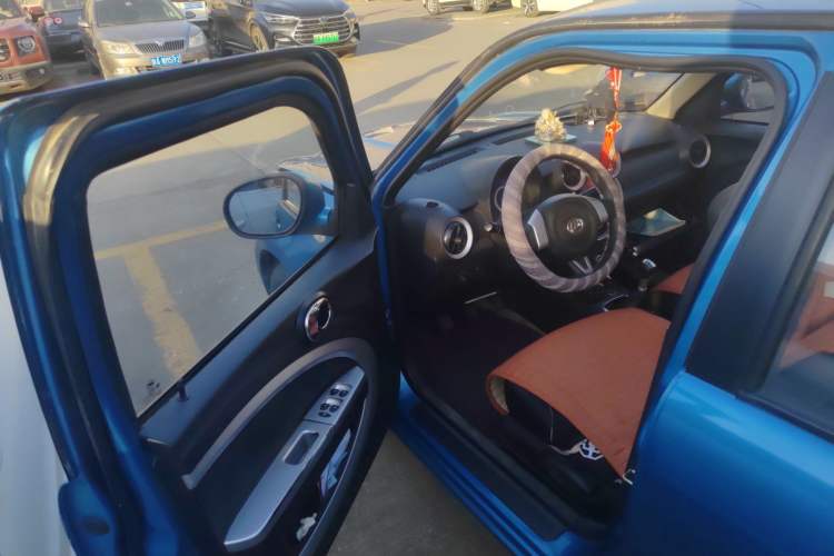 Used Lifan Auto 330 2014 1.3L Manual Comfort Version
