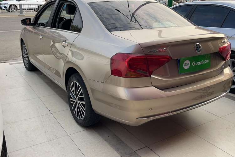 Used Volkswagen Jetta 2019 Dream Edition 1.5L Manual Comfort Version
