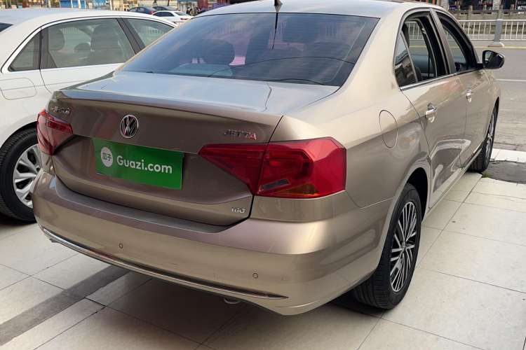 Used Volkswagen Jetta 2019 Dream Edition 1.5L Manual Comfort Version
