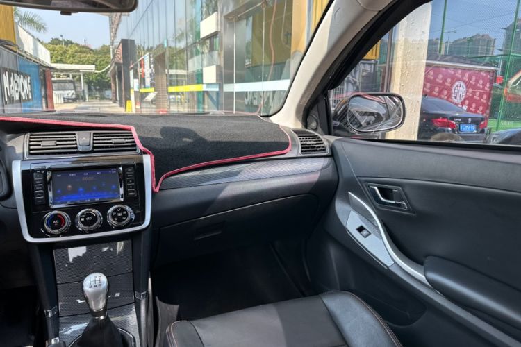 Used Zotye Z300 2016 1.5L Manual Luxury Model
