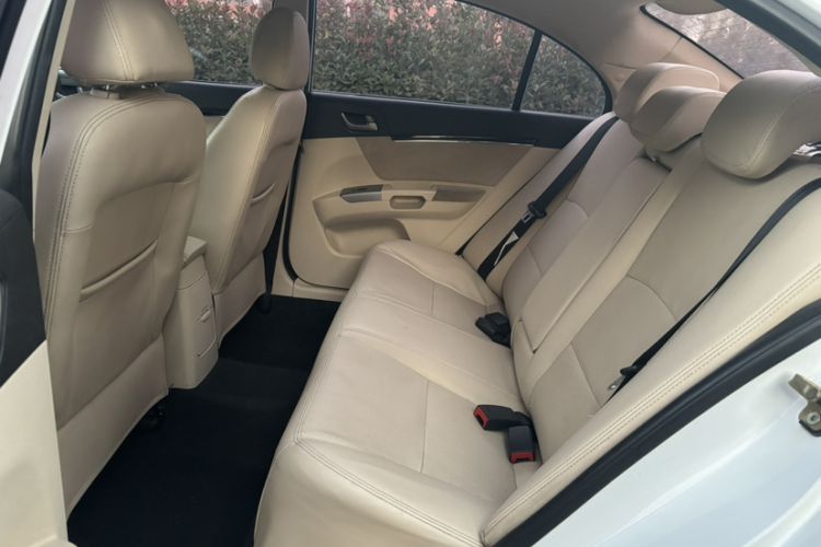 Used Geely Auto Classic Emgrand 2013 Sedan 1.8L Manual Elite Model
