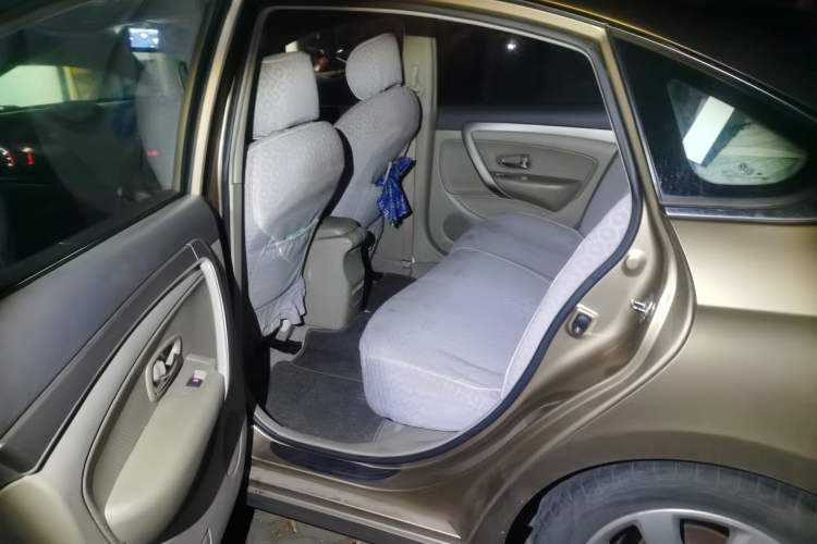 Used Dongfeng Aeolus A60 2014 1.6L Automatic Luxury Model