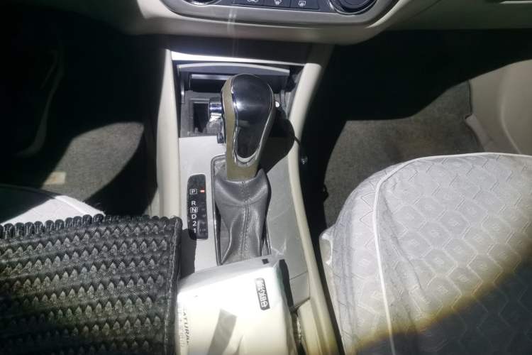 Used Dongfeng Aeolus A60 2014 1.6L Automatic Luxury Model