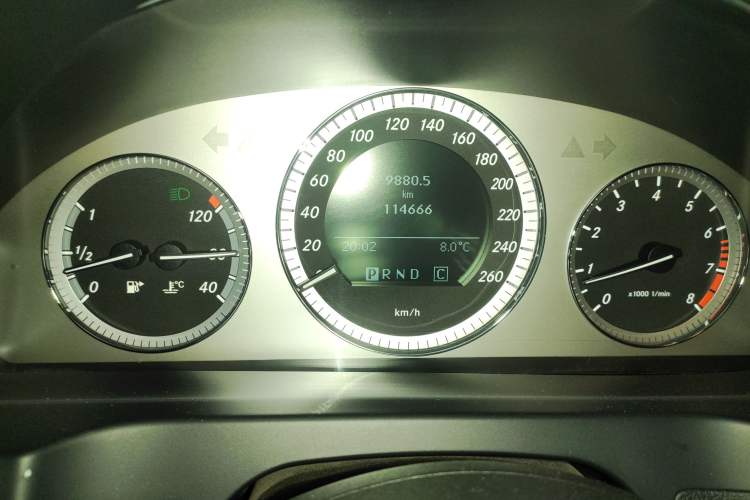 Used Mercedes-Benz C-Class 2008 C 200K Fashion Model Odometer Close Up