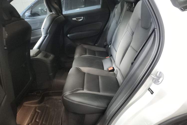 Used Volvo XC60 New Energy 2023 T8 Plug-in Hybrid Long-Range All-Wheel Drive Smart & Sporty Version