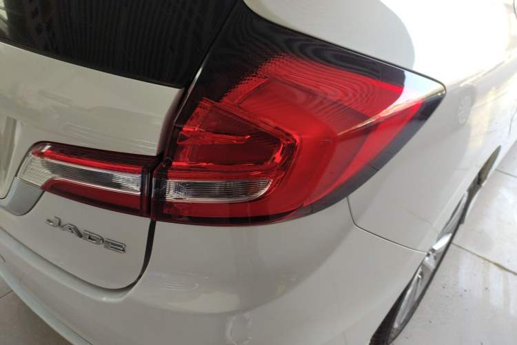 Used Honda Jade 2017 1.8L Automatic Classic Edition 5 seats