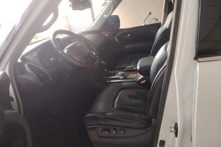 Used Infiniti QX80 2013 5.6L 4WD
