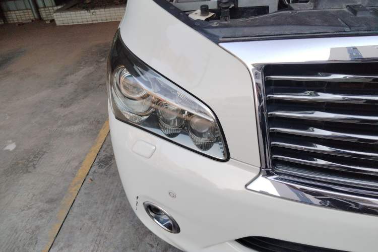 Used Infiniti QX80 2013 5.6L 4WD
