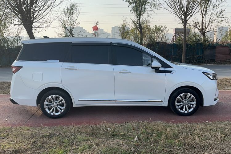 Used Wuling Jiachen 2022 1.5L Manual Light Comfort Edition
