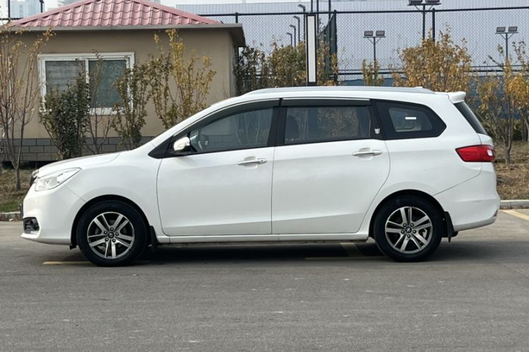 Used Haima V70 2016 2.0L Manual - Comfort Edition 6 Seats