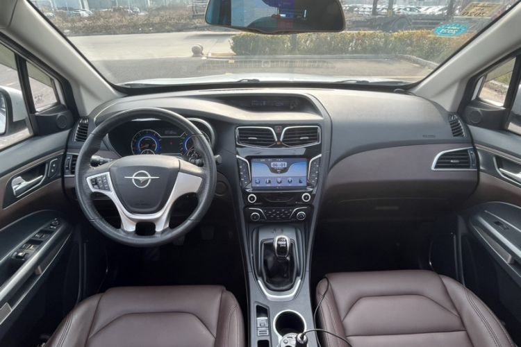 Used Haima V70 2016 2.0L Manual - Comfort Edition 6 Seats