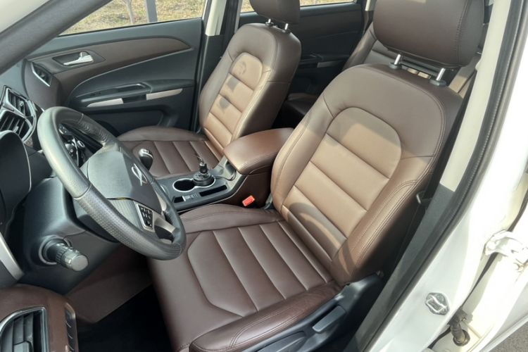 Used Haima V70 2016 2.0L Manual - Comfort Edition 6 Seats