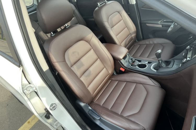 Used Haima V70 2016 2.0L Manual - Comfort Edition 6 Seats