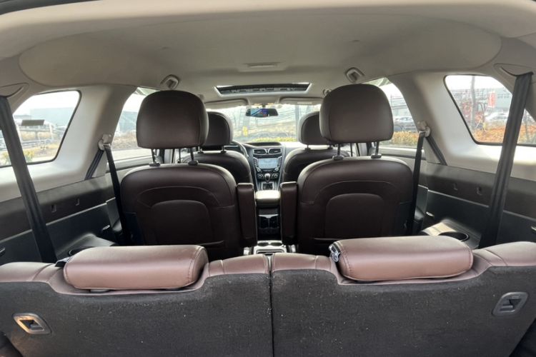 Used Haima V70 2016 2.0L Manual - Comfort Edition 6 Seats