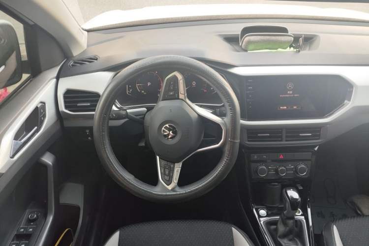 Used Volkswagen Tacqua 2020 1.5L Automatic Yue
