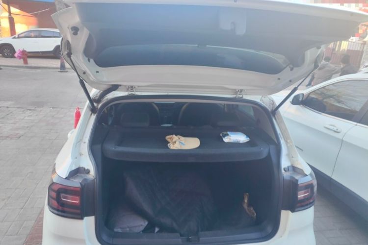 Used Volkswagen Tacqua 2020 1.5L Automatic Yue
