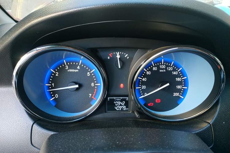 Used Cowin C3 2015 1.5L Manual Gold Diamond Edition
