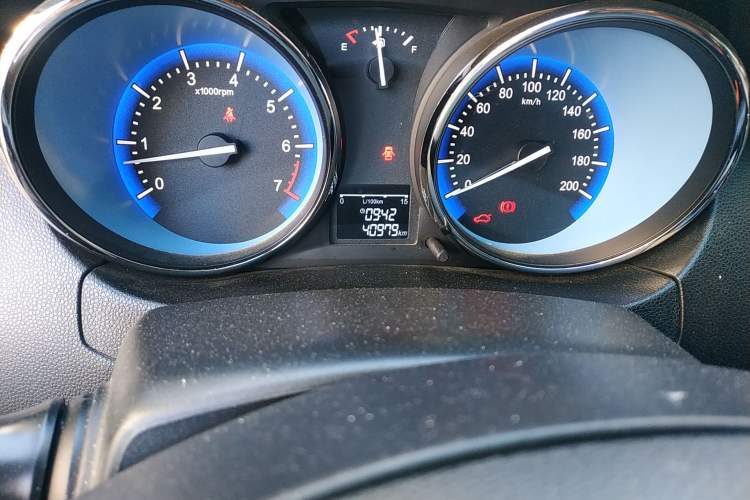 Used Cowin C3 2015 1.5L Manual Gold Diamond Edition
