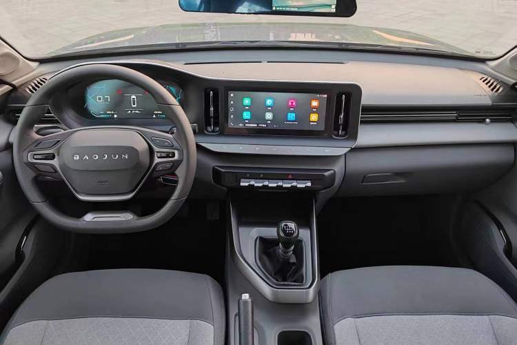 Used Baojun RC-5 2020 1.5L Manual Zhiyao Elite Edition