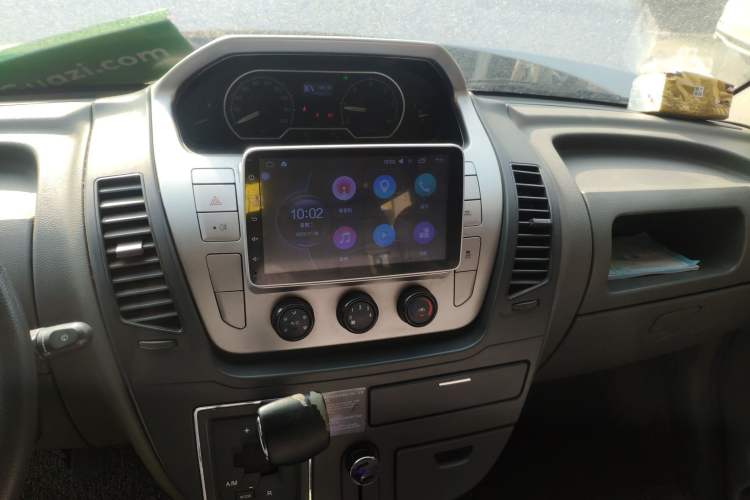 Used SAIC MAXUS  2017 2.5T AMT Aoyuntong China IV Short Wheelbase Mid-Roof 5/6/10-Seater
