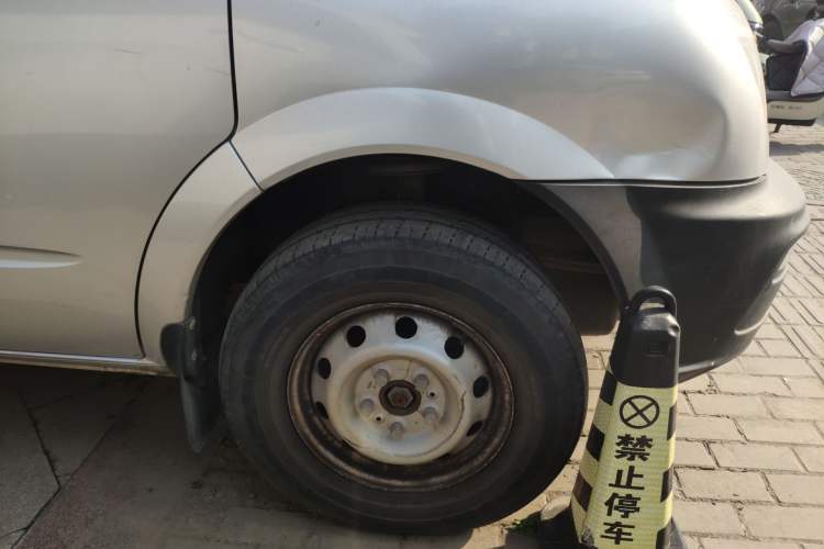 Used SAIC MAXUS  2017 2.5T AMT Aoyuntong China IV Short Wheelbase Mid-Roof 5/6/10-Seater
