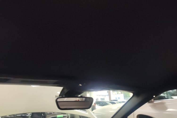 Used Mercedes-Benz SLK-Class 2011 SLK 200 Fashion Model
