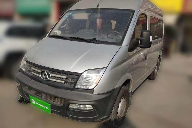 Used SAIC MAXUS 2017 2.5T AMT Aoyuntong China IV Short Wheelbase Mid-Roof 5/6/10-Seater