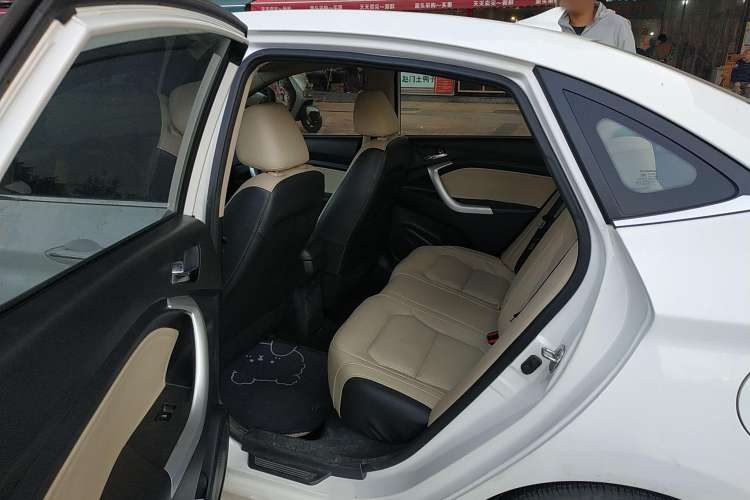 Used CHANGAN Alsvin V7 2016 1.6L Automatic Fun Model China V Standard
