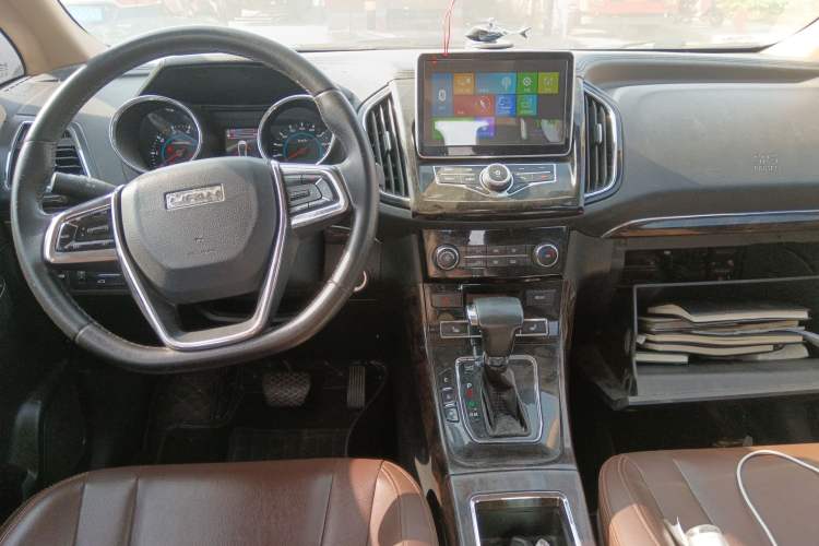 Used Lifan Auto Xuanlang 2017 2.0L CVT Luxury Model
