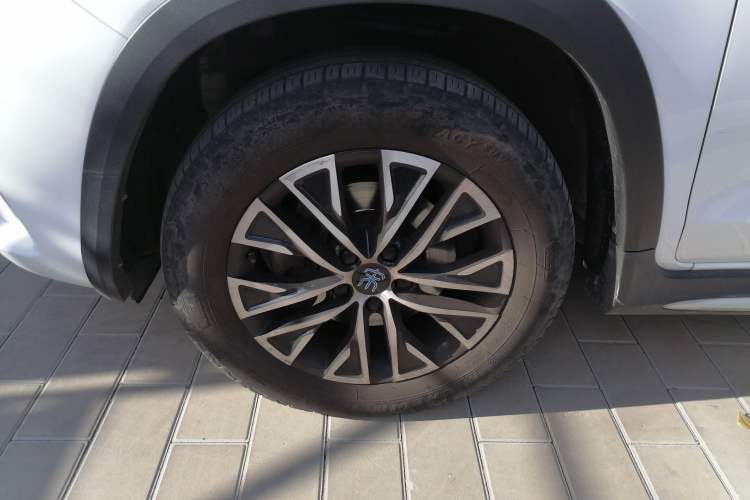 Used BYD Song New Energy 2017 Song EV300 Prestige Model Left Front Wheel Hub