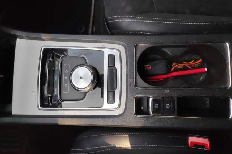 Used Roewe i6 New Energy 2017 45T Hybrid Connective Smart Luxury Edition
