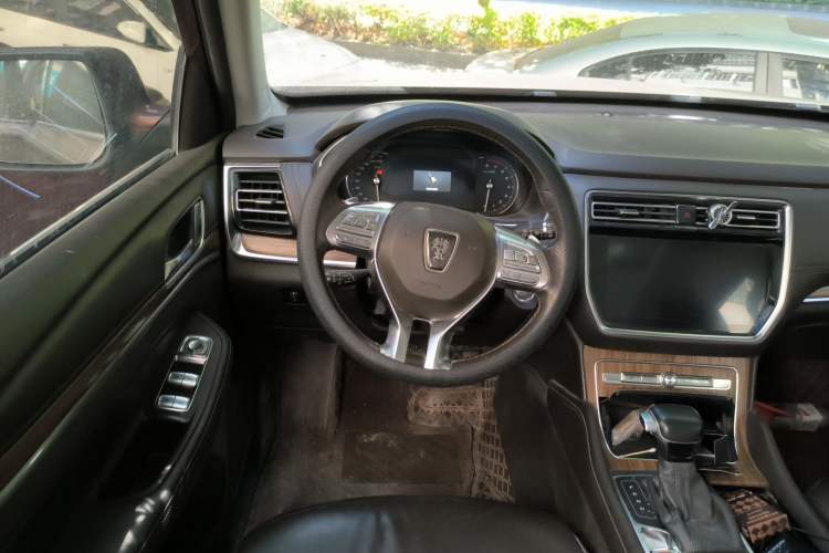Used Roewe RX8 2018 30T Smart Connectivity All-Wheel Drive Supreme Edition
