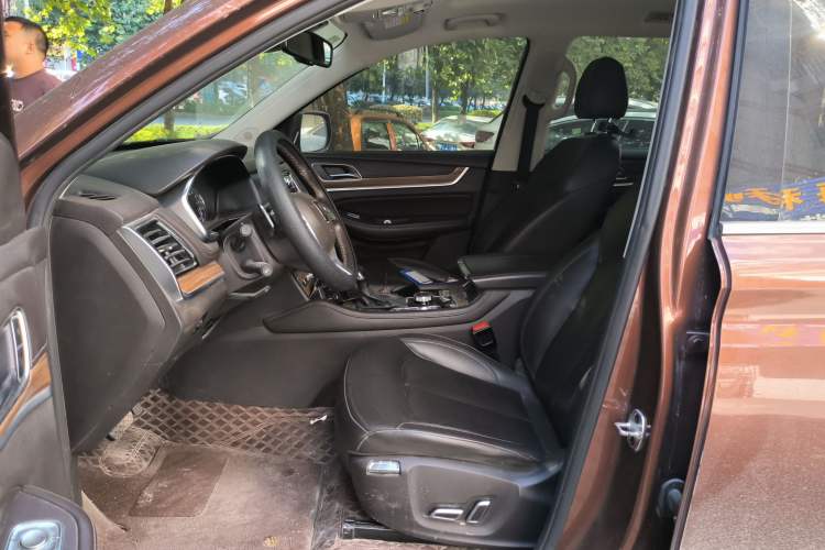 Used Roewe RX8 2018 30T Smart Connectivity All-Wheel Drive Supreme Edition
